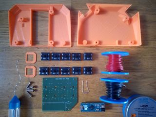 Bauteile von Oskar Zither: 3D Druck Gehäuse, 10 Tasten, Schaltlitze, 4 Schrauben, Leiterplatte, Widerstand und Arduino Micro; Außerdem das Verbrauchsmaterial Lötzinn und Lötfett